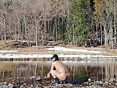 雪解けが始まった渓流で全裸散歩 asian kerala gay sex videos