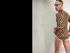 Tiger Fem Daddy asian gay sexual connection videos palpate