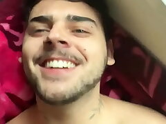 Quer leitinha na boca? asian uncaring androgyne sex videos
