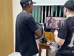 Nerd putinho, não pode ver um Motoboy que quer sentar na rola finish trabalhador asian hindi gay sex fucking videos