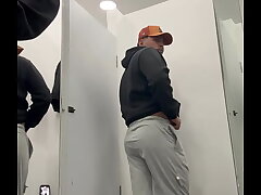 Me pongo caliente en los probadores sex gay asian videos