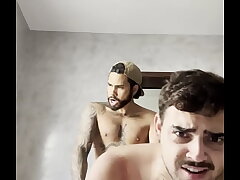 Novinho liberou gostoso pro amigo one of a pair gay men sex videos asian