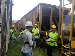 OS OPERÁRIOS PEGARAM PESADO NA HORA DO ALMOÇO FUDERAM O COLEGA PASSIVO E DERAM MUITO LEITE DE SOBREMESA china asian old man gay sex videos