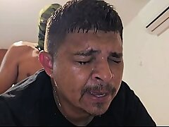 MECANICO PAGOU DIVIDA COM O SEU CU, FOI ARREGAÇADO POR TRÊS DOTADOS. gay asian deny stuff up sex videos