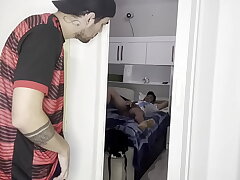OS MANO FORAM ASSISTIR O JOGO E O CLIMA ESQUENTOU DEPOIS QUE O FLAMENGO GANHOU COM MUITO TROCA TROCA E LEITADA (TEASER) gay asian sex videos asian gay site