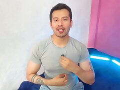 Ranchero se folla a pelo joven twink citadino en los corrales del rancho! Relato sexual asian gay hidden sex videos