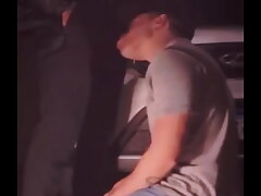 Despues de unos tragos le mamo la polla al vecino afuera de su casa y termina follandome a pelo y su esposa adentro de la casa gay sex videos asian out door