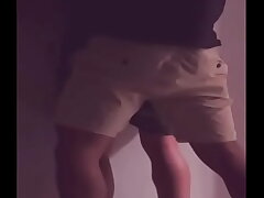 Mi (UÑ4D0 ME FOLLA A ESCONDIDAS MIENTRAS TODOS VEN NETFLIX venerable asian gay dads sexual intercourse videos